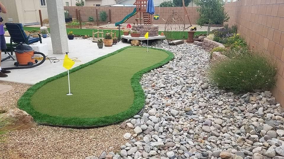 Backyard artificial grass putting green in Albuquerque