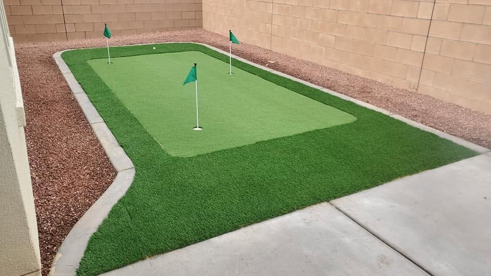 Artificial grass putting green in Albuquerque, NM