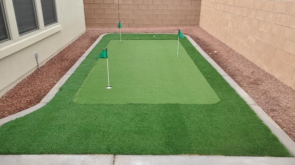 Turf putting green in Albuquerque, NM